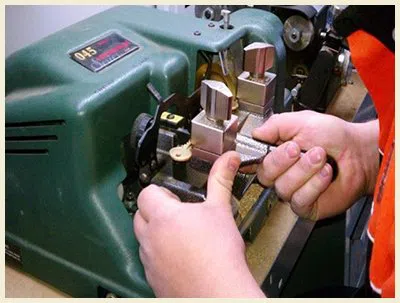 Oak Lawn IL Locksmith Store Oak Lawn, IL 708-566-6197 - 18-key-making